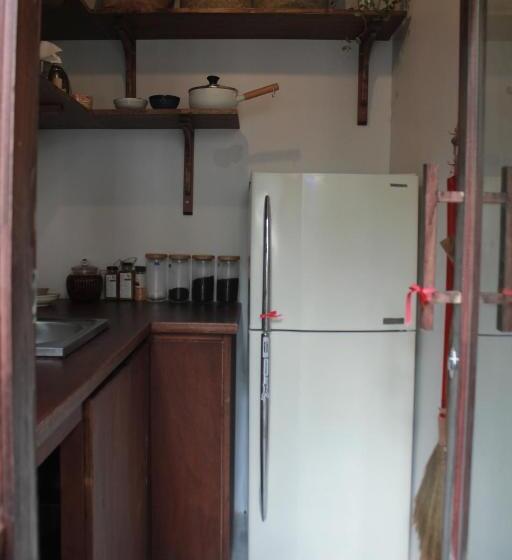 اتاق استاندارد با چشم‌انداز باغ, Me Home
