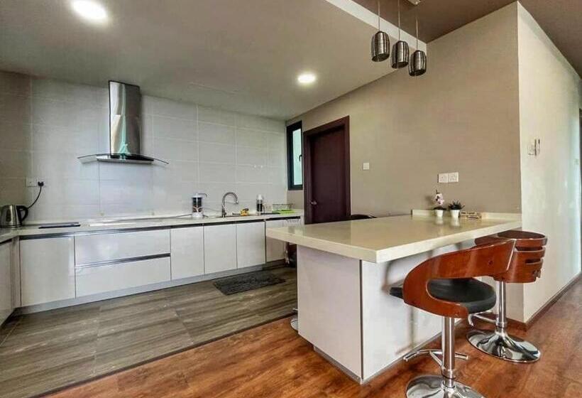 Апартаменты 3 Спальни, Cozy Homestay Vivacity Megamall