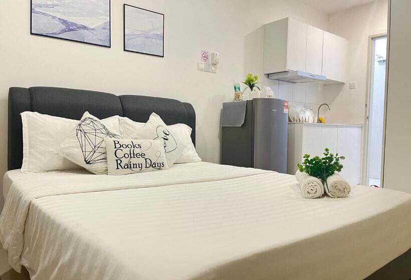 استودیو استاندارد با چشم‌انداز استخر, C&y Horizon Suites Homestay Klia Sepang