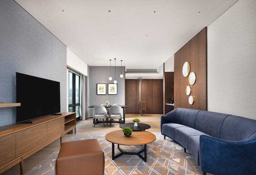 Номер Deluxe, New World Guangzhou