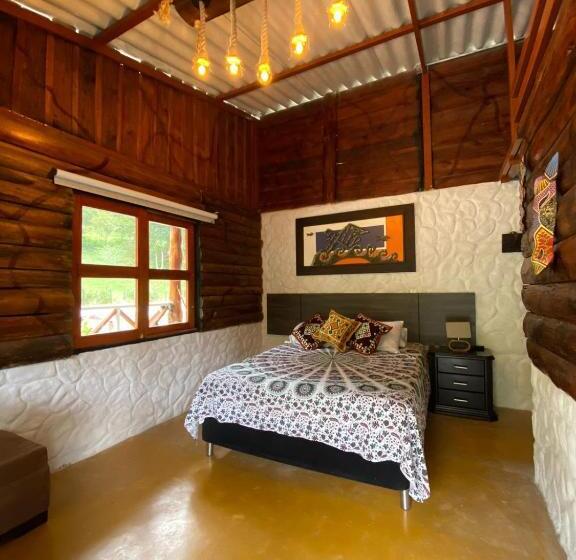 带阳台的豪华间, Riverside La Masía Eco