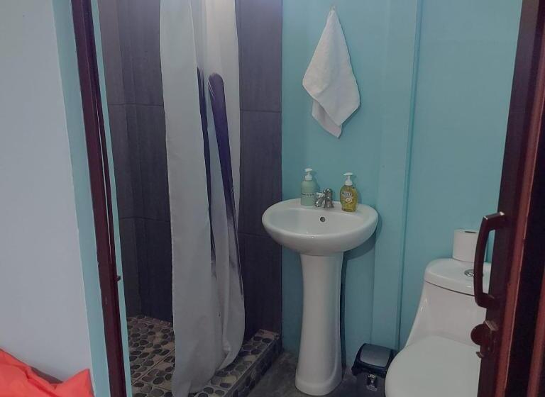 공동 객실, Tabacon B&b
