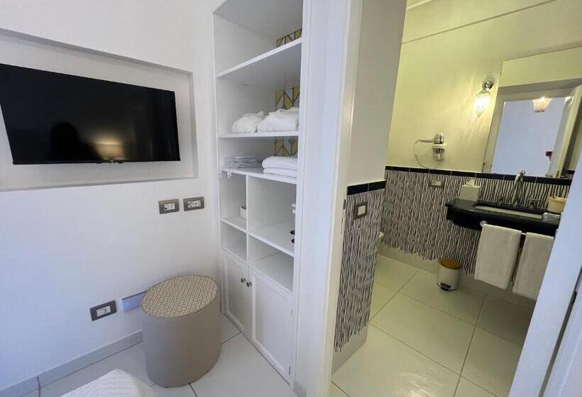 Номер Стандарт с Террасой, Milky Suites Positano