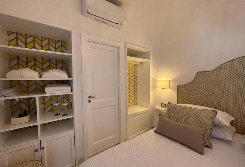 Номер Стандарт с Террасой, Milky Suites Positano