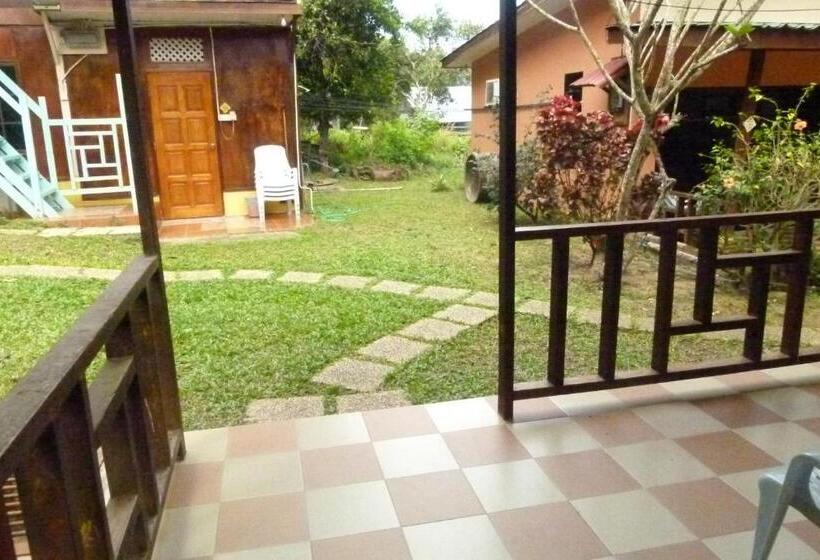 اتاق سوپریور سه تخته, Cheers Garden Chalet