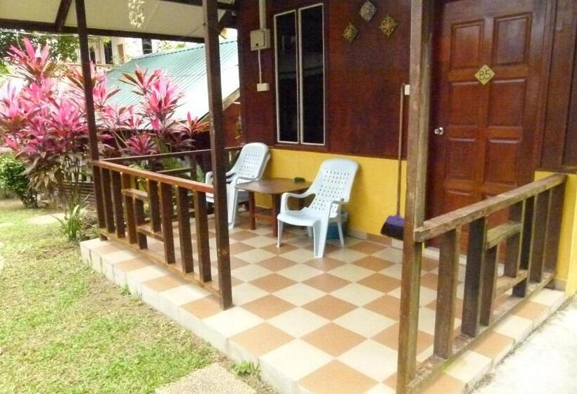 اتاق سوپریور سه تخته, Cheers Garden Chalet