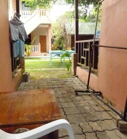 اتاق اکونومی یک تخته, Cheers Garden Chalet