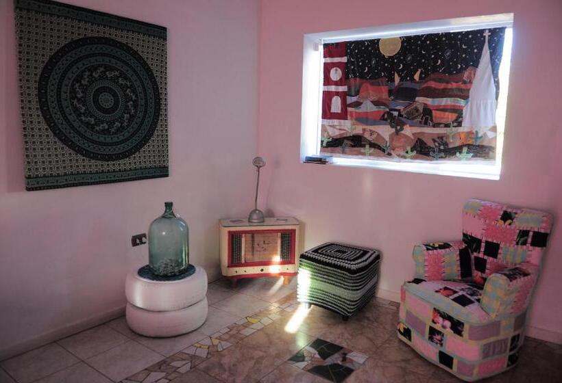Номер Стандарт Вид на Город, Estudio Los Mosaicos