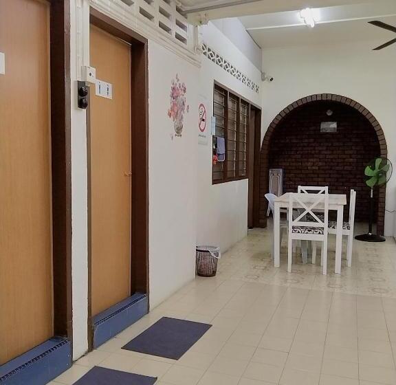 Семейный Номер, Happy Bentong Guest House