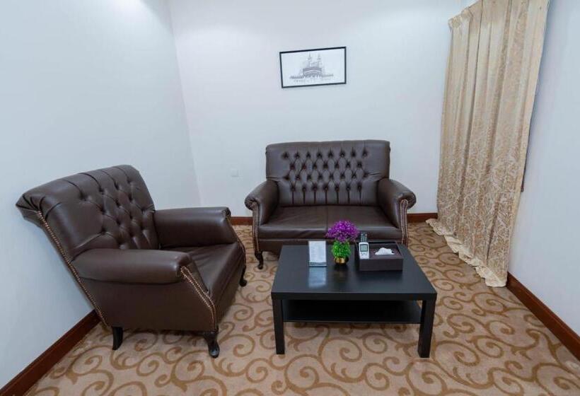Economy Triple Room, Rizq Palace Hotel فندق قصر رزق