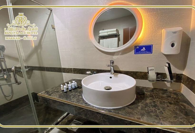 Economy Triple Room, Rizq Palace Hotel فندق قصر رزق