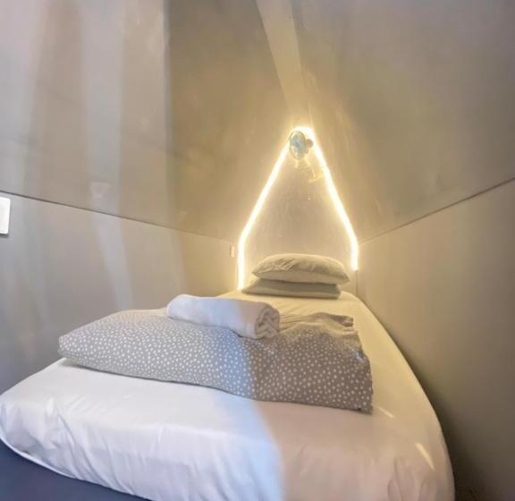 چادر با خدمات رفاهی استاندارد, Hikers Sleep Port Guesthouse