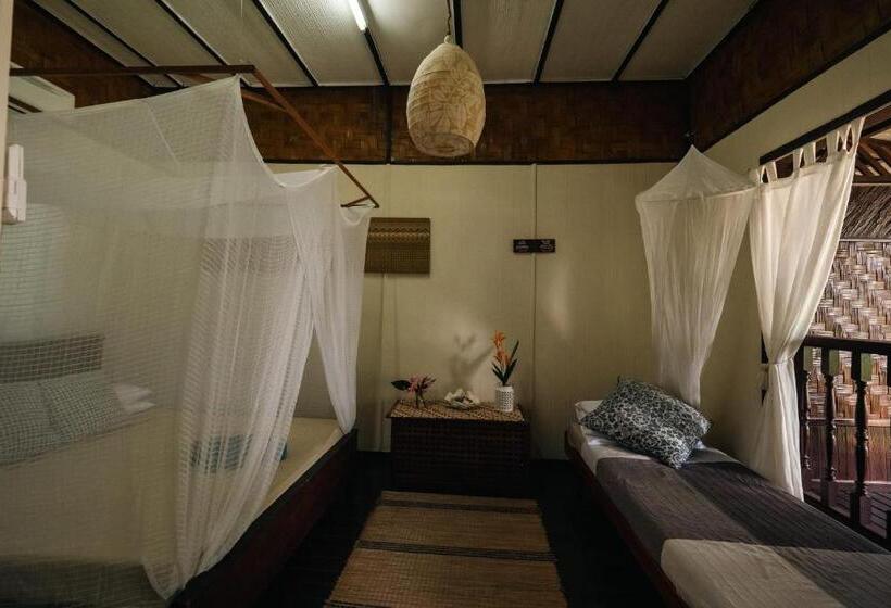 Standard Triple Room with Terrace, Swiss Cottage Tioman