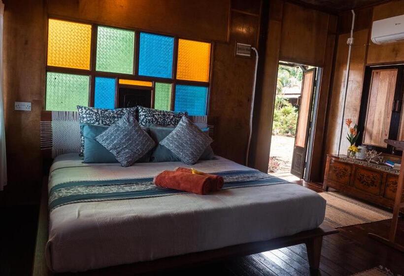 بانگلوی استاندارد, Swiss Cottage Tioman
