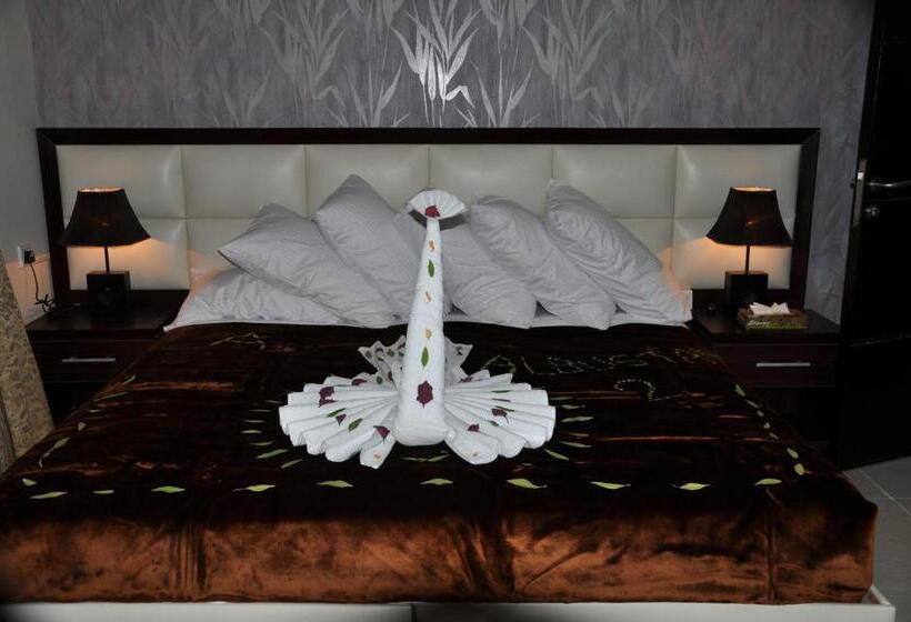 Люкс, Al Bustan Crown Hotel 2