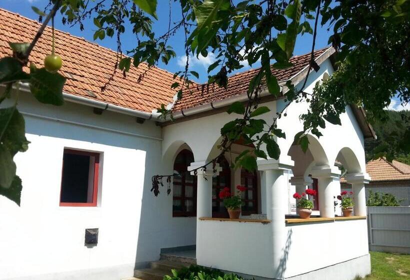 带露台两卧公寓, Napfény Vendégház