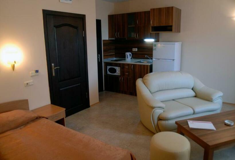 Студио Стандарт с Балконом, Apartment Tourist Complex Rose Village