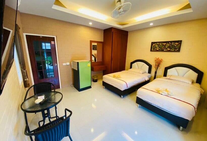 اتاق استاندارد, Benwadee Resort Pattaya