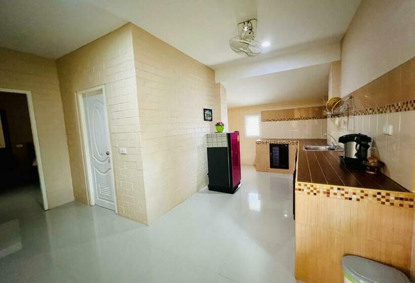 سوییت, Benwadee Resort Pattaya