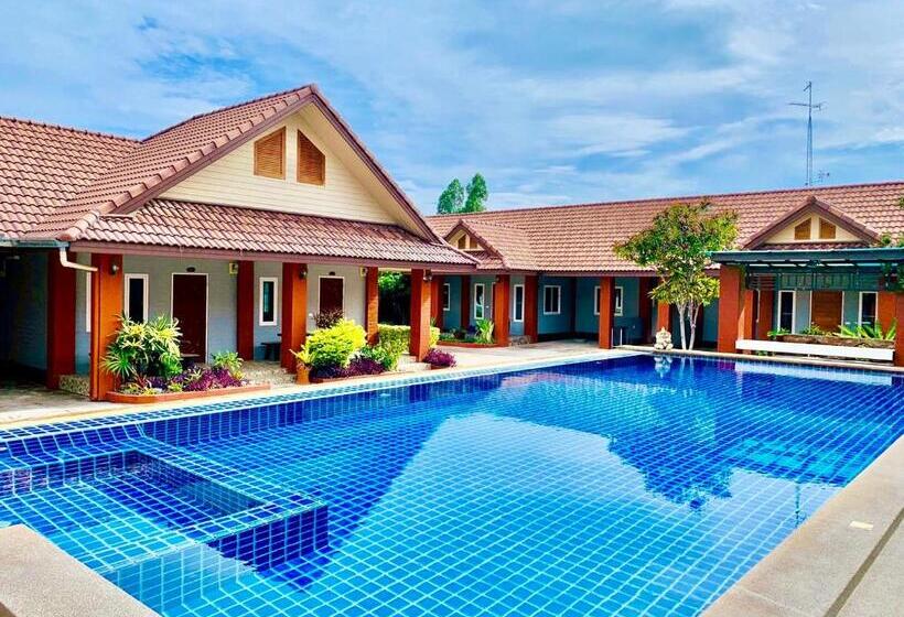 اتاق استاندارد, Benwadee Resort Pattaya