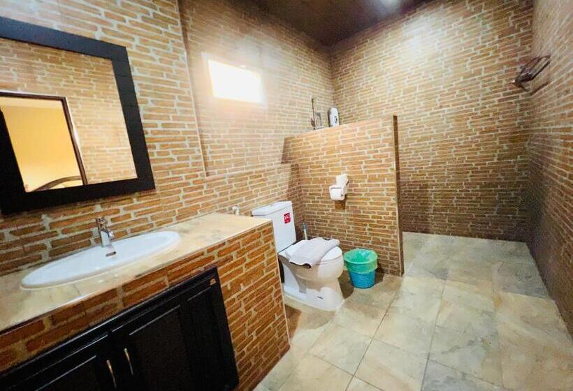 خانه 3 خوابه, Benwadee Resort Pattaya
