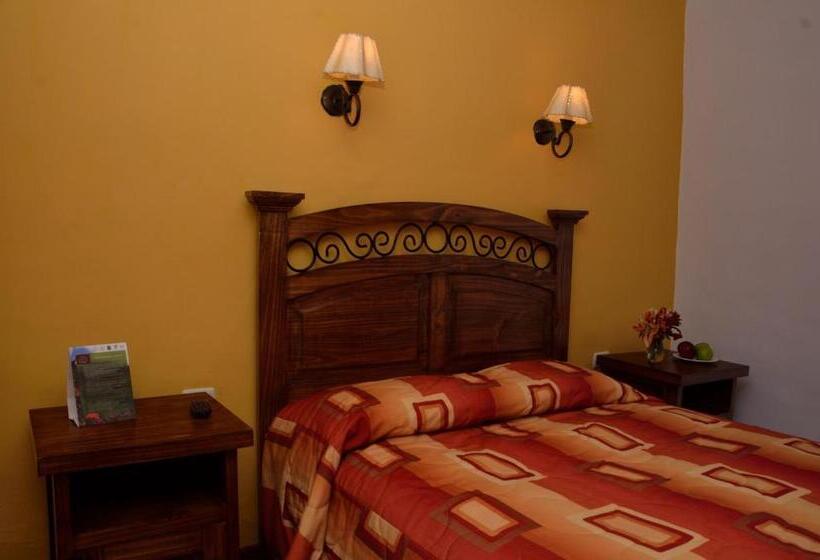스탠다드 트리플 룸, Hostal Mallqui