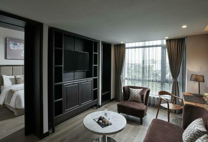 سوییت جونیور, Doubletree By Hilton Shanghai Hongqiao