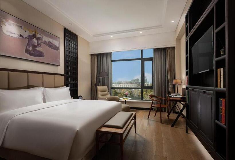اتاق لوکس با تخت بزرگ, Doubletree By Hilton Shanghai Hongqiao