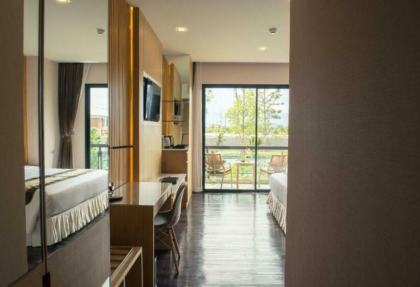 Номер Deluxe с Балконом, North Hill City Resort  Sha Extra Plus