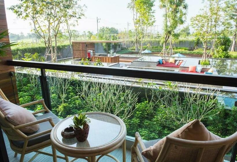 Номер Deluxe с Балконом, North Hill City Resort  Sha Extra Plus