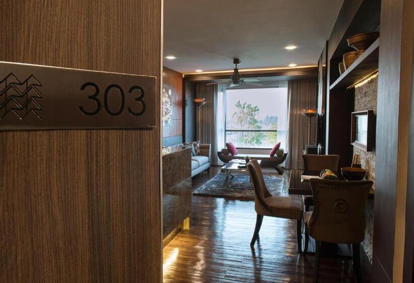Люкс Вид на Бассейн, North Hill City Resort  Sha Extra Plus