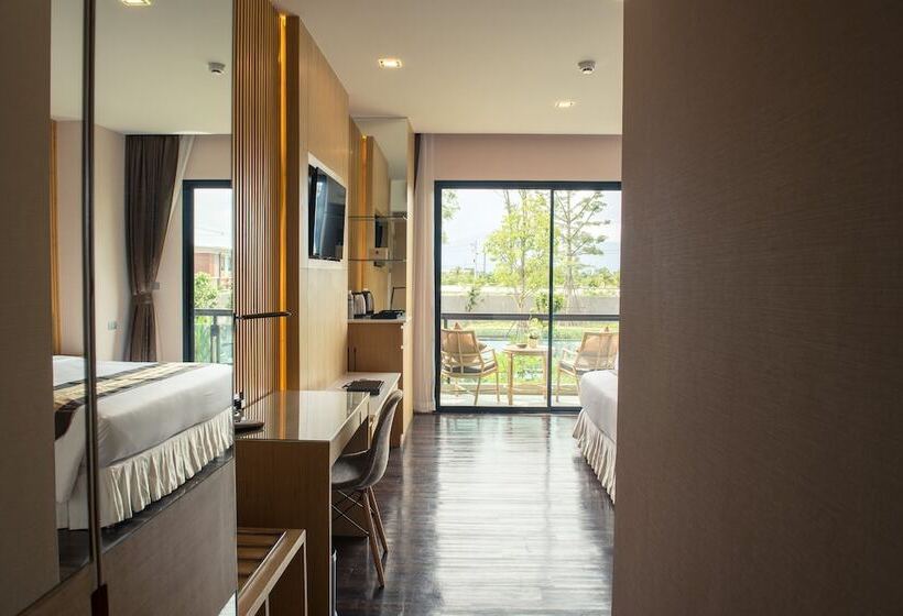 Номер Deluxe с Балконом, North Hill City Resort  Sha Extra Plus
