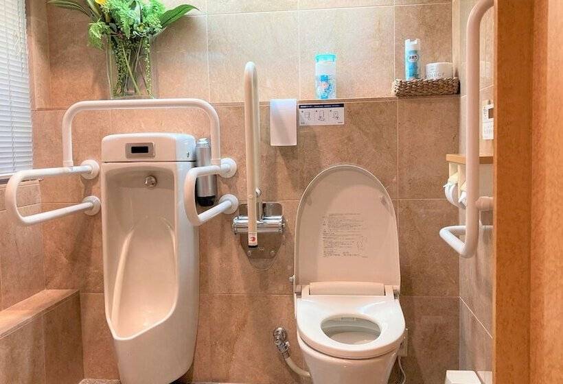 Номер Economy, Toyoko Inn Okinawa Naha Kokusai-dori Miebashi-eki