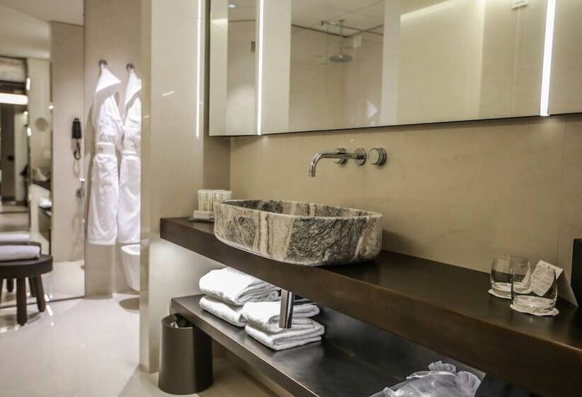 سوئیت جونیور با تراس, Viu Milan, A Member Of Design Hotels