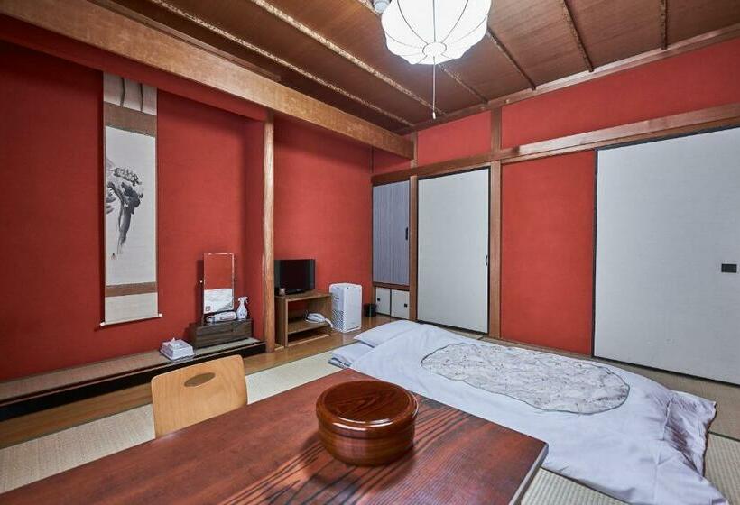 Номер Economy с общей ванной комнатой, Ryokan Yamamuro