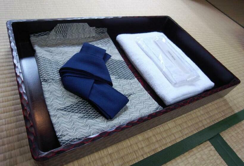 Номер Economy с общей ванной комнатой, Ryokan Yamamuro