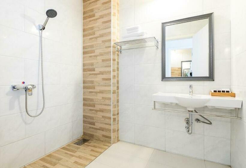 Quarto Deluxe com Sacada, Khaoyai Fantasy Resort