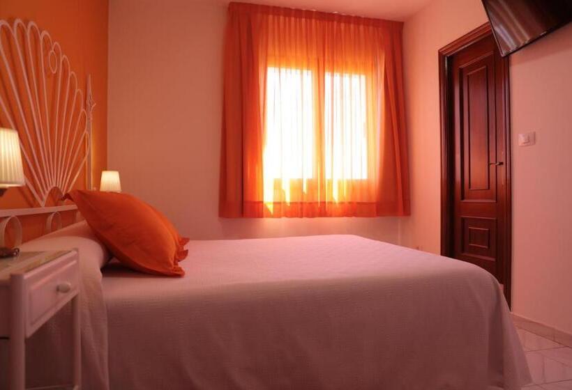 Standard Room, Playa De Las Catedrales