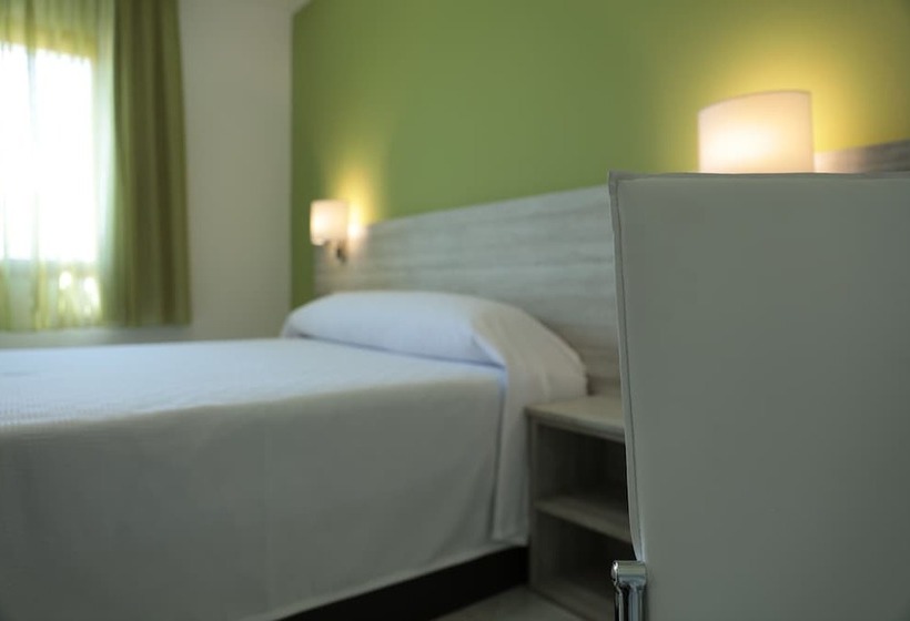 Standard Room, Playa De Las Catedrales