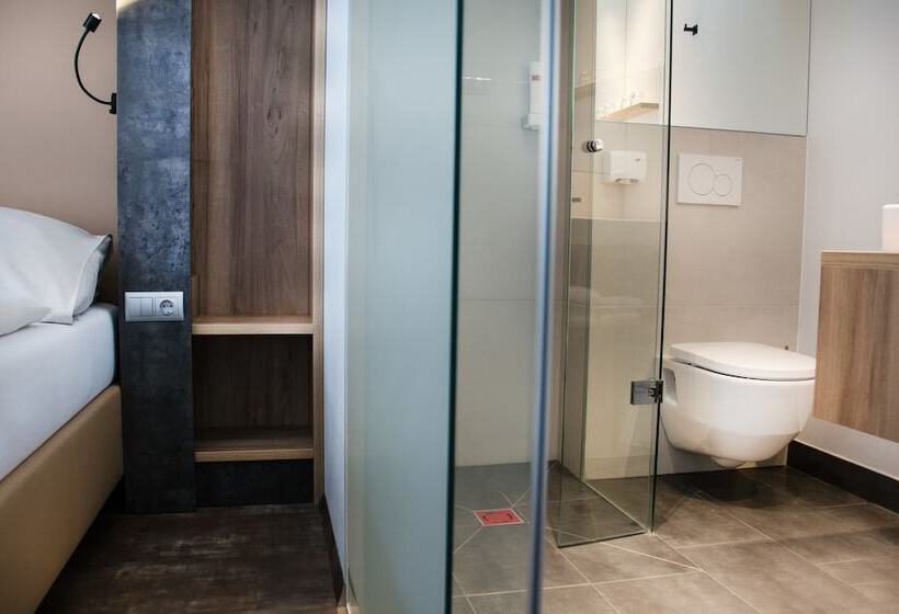 اتاق راحتی, Rocket Rooms Velden