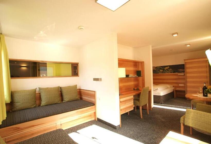 Полулюкс с Балконом, Quality Hosts Arlberg   Hotel Goldenes Kreuz B&b
