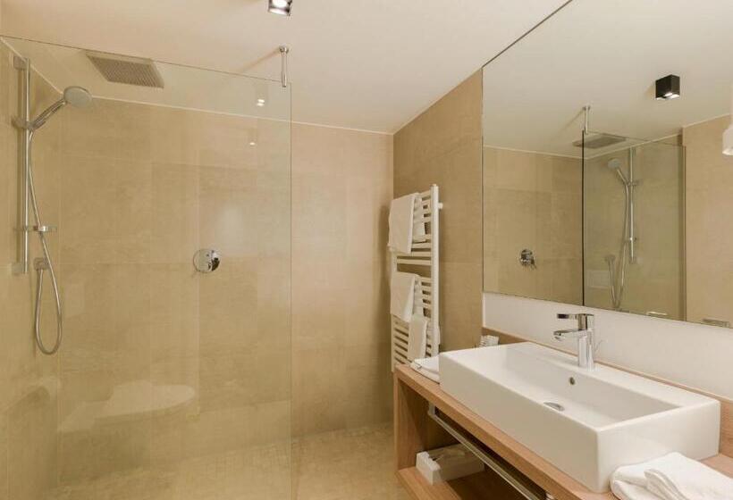 Трехместный Номер Комфорт, Quality Hosts Arlberg   Hotel Goldenes Kreuz B&b