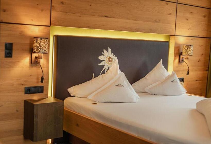 スーペリアールーム, Kräuterhotel Hochzillertal