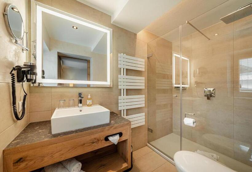 Трехместный Номер Superior, Kräuterhotel Hochzillertal