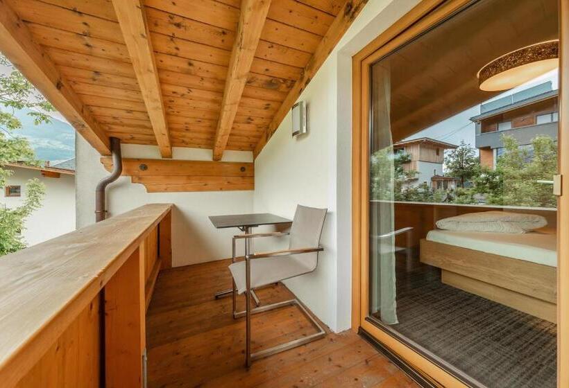 Номер Стандарт Индивидуальный с Балконом, Kräuterhotel Hochzillertal