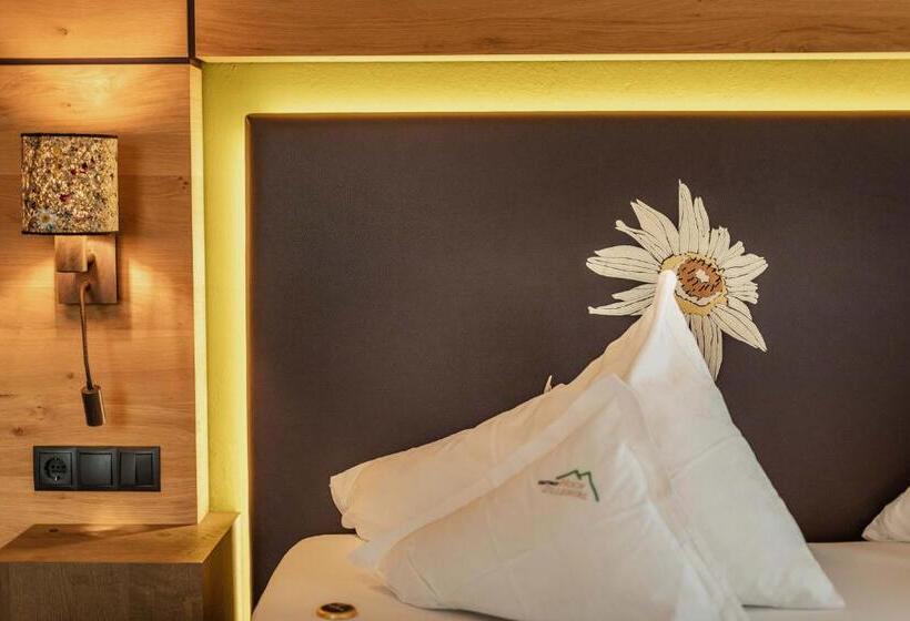 スーペリアールーム, Kräuterhotel Hochzillertal