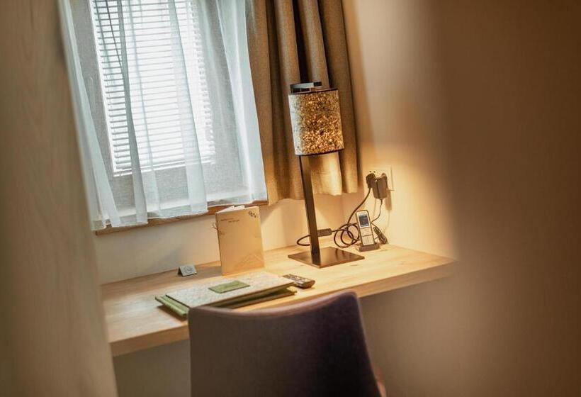 Трехместный Номер Superior, Kräuterhotel Hochzillertal