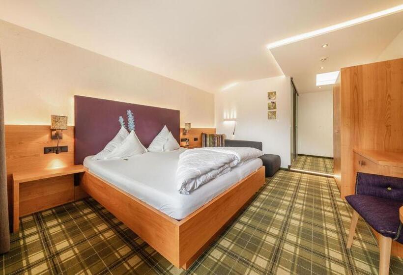 Трехместный Номер Superior, Kräuterhotel Hochzillertal