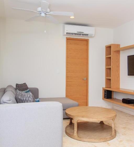 1 Szobás Apartman Terasszal, A Nah Apartments, Rooftop Pool, Walking Distance To 5th Avenue