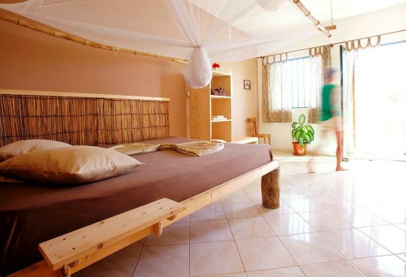 اتاق سوپریور با تخت بزرگ, Casa Strela B&b Tarrafal